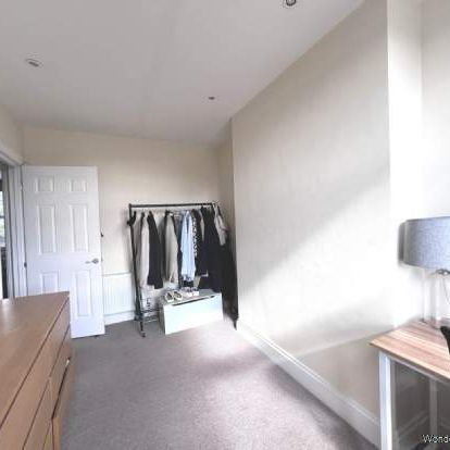 2 bedroom property to rent in London - Photo 1