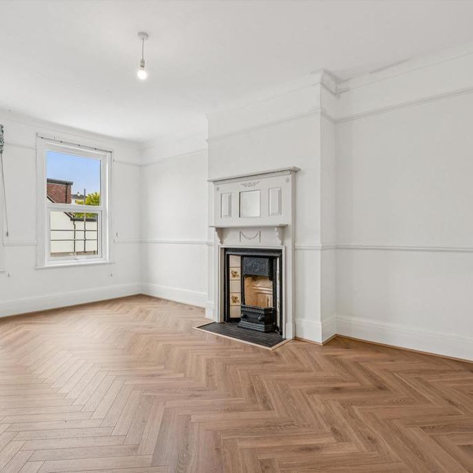 5 bedroom semi-detached house to rent - Photo 1