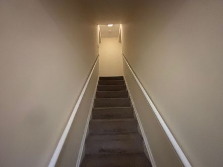 Gibraltar Close, Lower Stoke - Photo 2