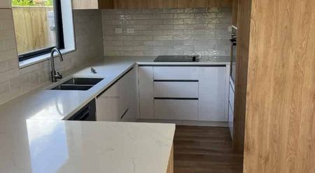 Brand New Stunning 3-bedroom Duplex in Manurewa - Photo 2