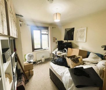 5 bedroom semi-detached house to rent - Photo 2