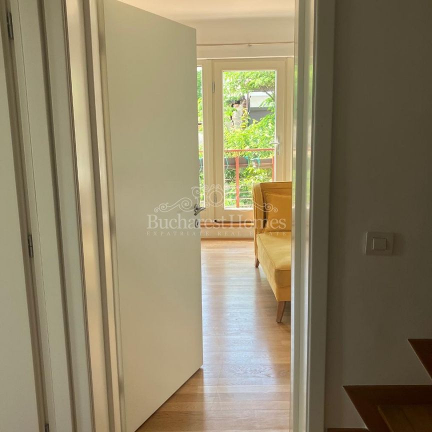 Five Bedroom House with Warm Charm - Domenii - Photo 1