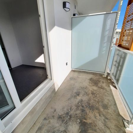 Location Appartement 1 pièce 18m² NIMES 30000 - Photo 2