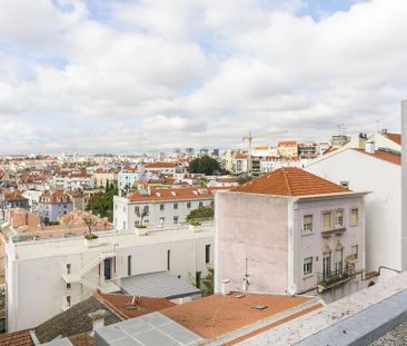 1 room luxury Flat for rent in Lisbon, Portugal - Photo 2