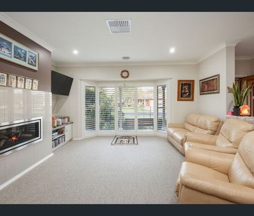 Spacious Family Living In Highly Sought-after Pemberton Park - Photo 2