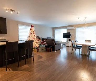 Grand 5 1/2, accès ascenseur privée! - Photo 4