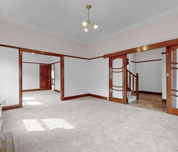 210 Napier Street, Essendon - Photo 2