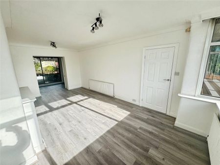 3 bedroom semi-detached house to rent - Photo 2