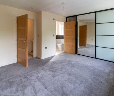 4 bedroom house to rent Century Way, Beckenham, BR3 - Photo 5