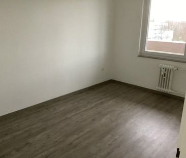 Umzug gefällig? Geräumige 3-Zi.-Wohnung mit Aussicht! - Photo 5