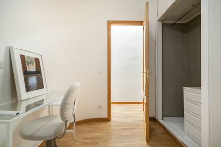 Calle de Viriato, Madrid, Community of Madrid 28010 - Photo 5