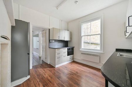 4 bedroom flat to rent - Photo 2