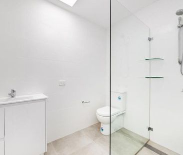 A QUIET AND CONVENIENT LOCATION NEWLY RENOVATED 3 BEDROOM HOME - Photo 2