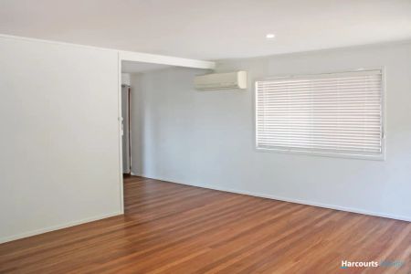 “Enjoy cool breeze on Nathan Heights, Solar power, plus LARGE useable space downstairs all closed in perfect for home office or gym.” - Photo 4