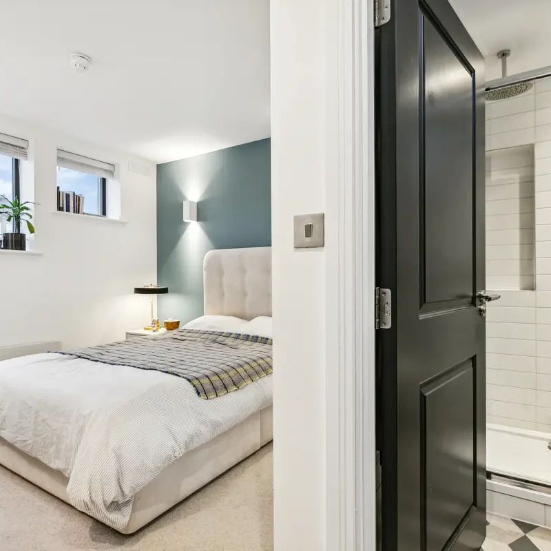 4 bedroom house in Brixton - Photo 1