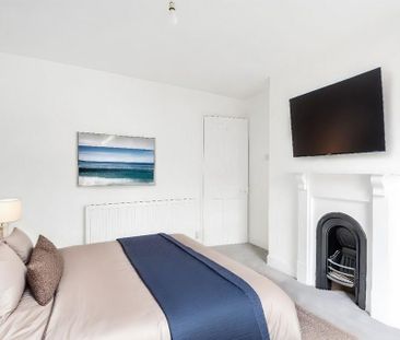 2 bedroom terraced house to rent - Photo 3