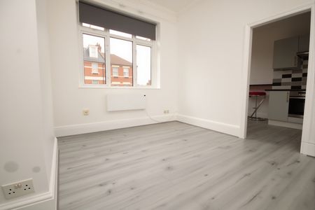 Studio Flat, Gratton Terrace, NW2 - Photo 3