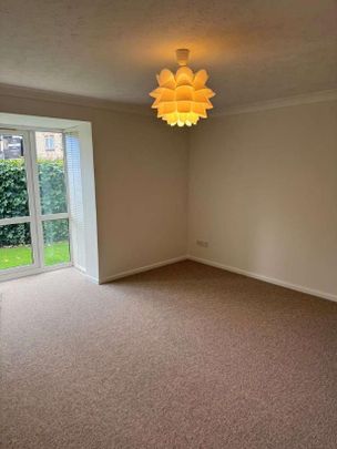 Atlantic Close, Southampton, SO14 - Photo 1