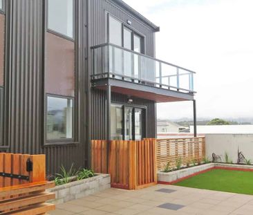 THE FIREMAN'S APARTMENTS - PETONE - Photo 4