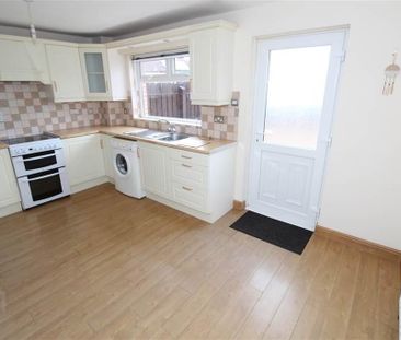 210 Grosvenor Road, Belfast, BT12 5AU - Photo 2
