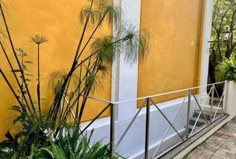 Villa-Parioli: Beautiful independent house with large private garden and terraces. Spacious living, formal dining, study-music room, sun room, 5 bedrooms, 4 bathrooms, parking. rif 163