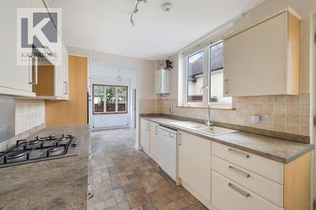 Francis Close, Epsom, KT19 - Photo 4