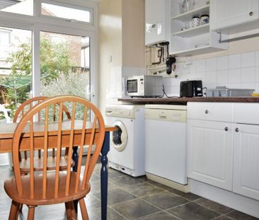 4 bedroom terraced house to rent - Photo 1