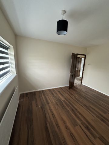 Newhouse Crescent, Watford - Photo 2