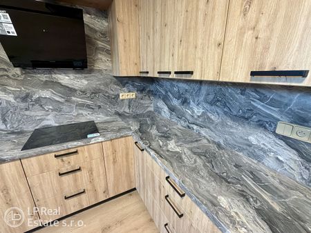Pronájem bytu 3+1 134 m² - Fotografie 2
