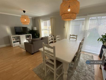 2 bedroom terraced house to rent - Photo 3