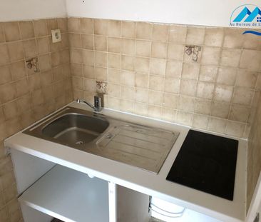 Location Appartement 1 pièce 31m² MARSEILLE 3ème - Photo 2