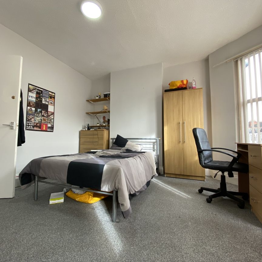 Tewkesbury Street, Cathays - Photo 1