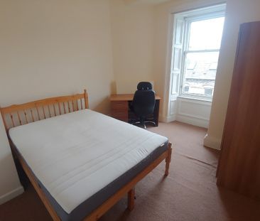 3 bedroom apartment to rent - Photo 4