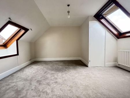 4 bedroom apartment to rent - Photo 2