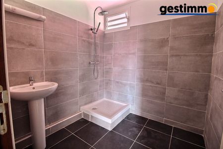 Location Appartement 4 pièces 105m² MATOURY 97351 - Photo 5