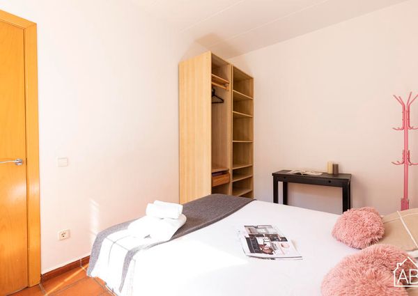 Cozy apartment right by the Barceloneta beach