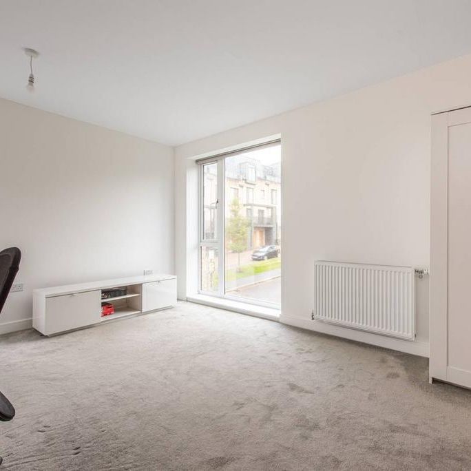 4 bedroom detached house to rent - Photo 1