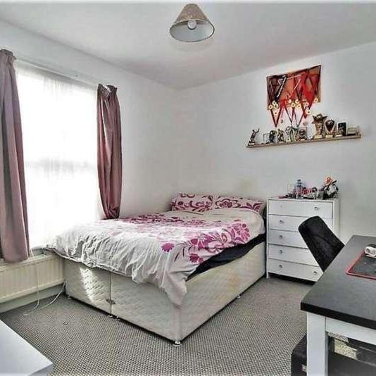 Bedroom House - Dorset Street, Reading, RG30 - Photo 1