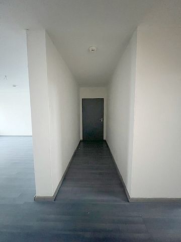 Helle 3-Zimmer-Wohnung mit großem sonnigem Balkon in zentrumsnaher Lage - Photo 3