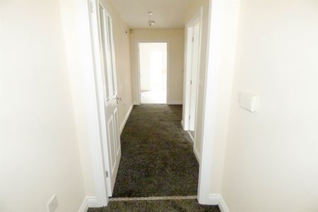 4 bed town house to rent in The Cedars, Boldon Lane, South Shields, NE34 - Photo 5