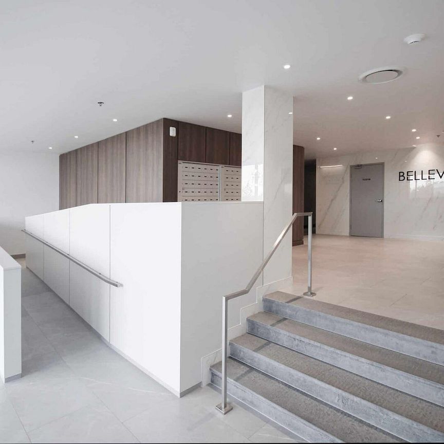 265 Avenue Brock Sud, Montréal, QC - Photo 1