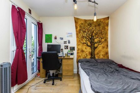 Eynham Road, Shepherds Bush, W12 - Photo 2