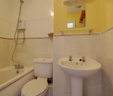 2 bedroom terraced house to rent - Photo 6
