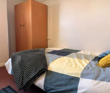 Two Bedroom Deluxe - Photo 3