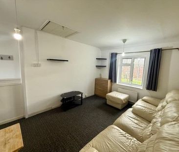 2 bedroom maisonette to rent - Photo 2