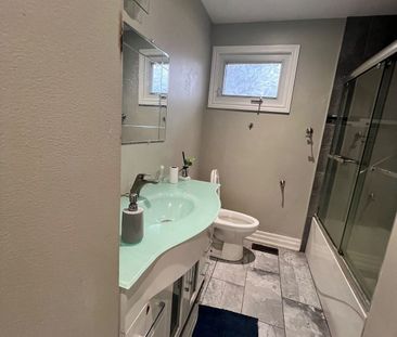 For Lease - 157 Elliott Street Unit# (Main Floor), Brampton, Ontario - Photo 6