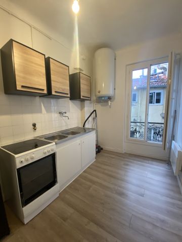 Location Appartement 1 pièce 31m² NICE 06300 - Photo 3