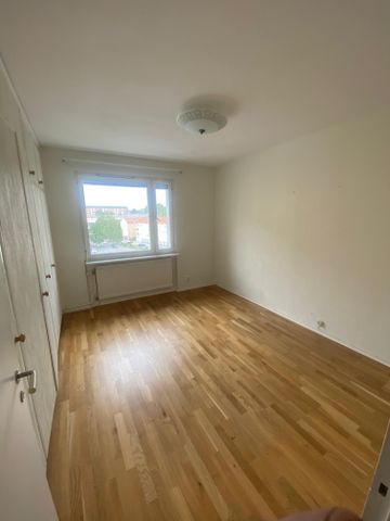 Badvädersgatan, Göteborg - Photo 2