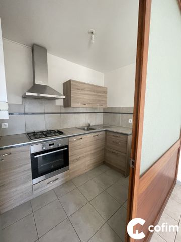 Location Appartement 2 pièces 38m² OLORON STE MARIE 64400 - Photo 5