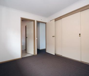 2/30 Cambridge Drive, Glen Waverley - Photo 3